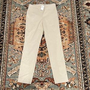 Van Heusen Pull on pants Size 4.